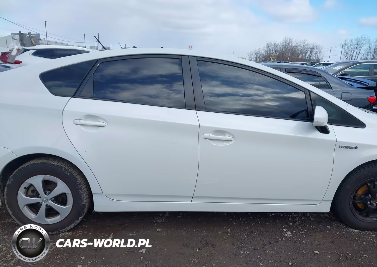2014 Toyota Prius Two VIN:JTDKN3DU6E0367825 - 14