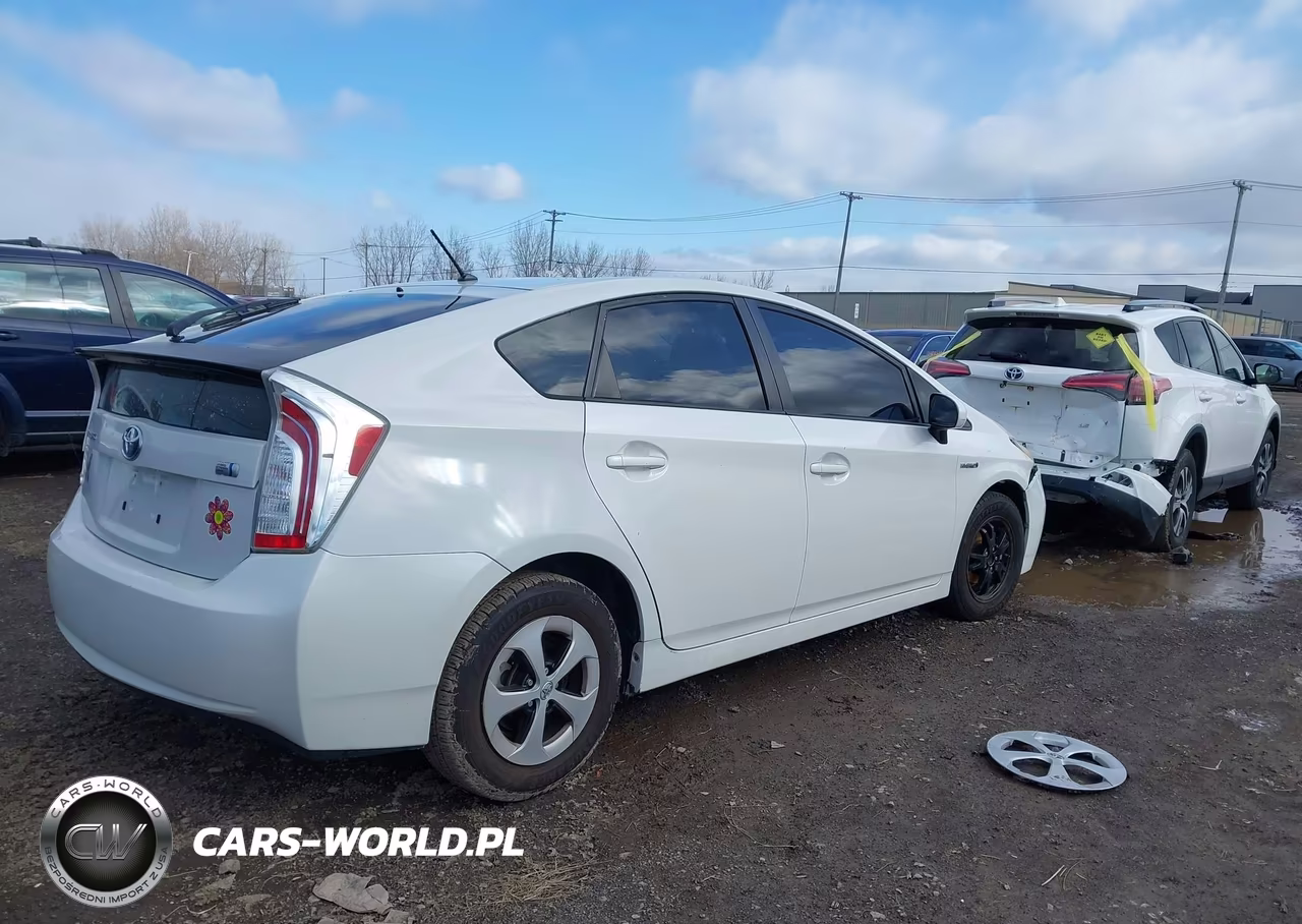 2014 Toyota Prius Two VIN:JTDKN3DU6E0367825 - 4