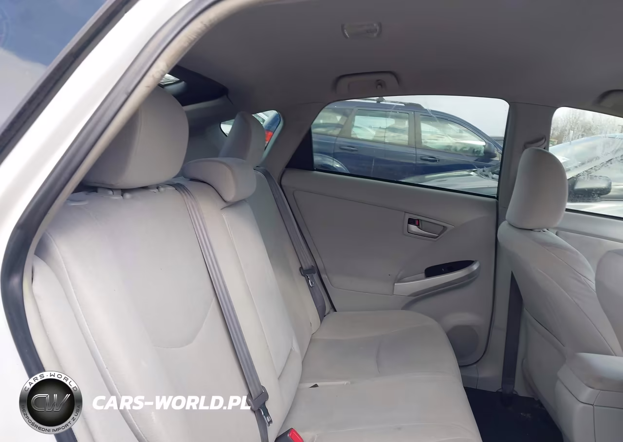 2014 Toyota Prius Two VIN:JTDKN3DU6E0367825 - 8