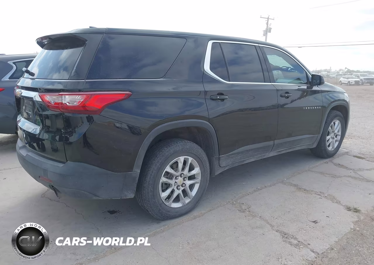 2018 Chevrolet Traverse Ls VIN:1GNERFKW3JJ121835 - 4