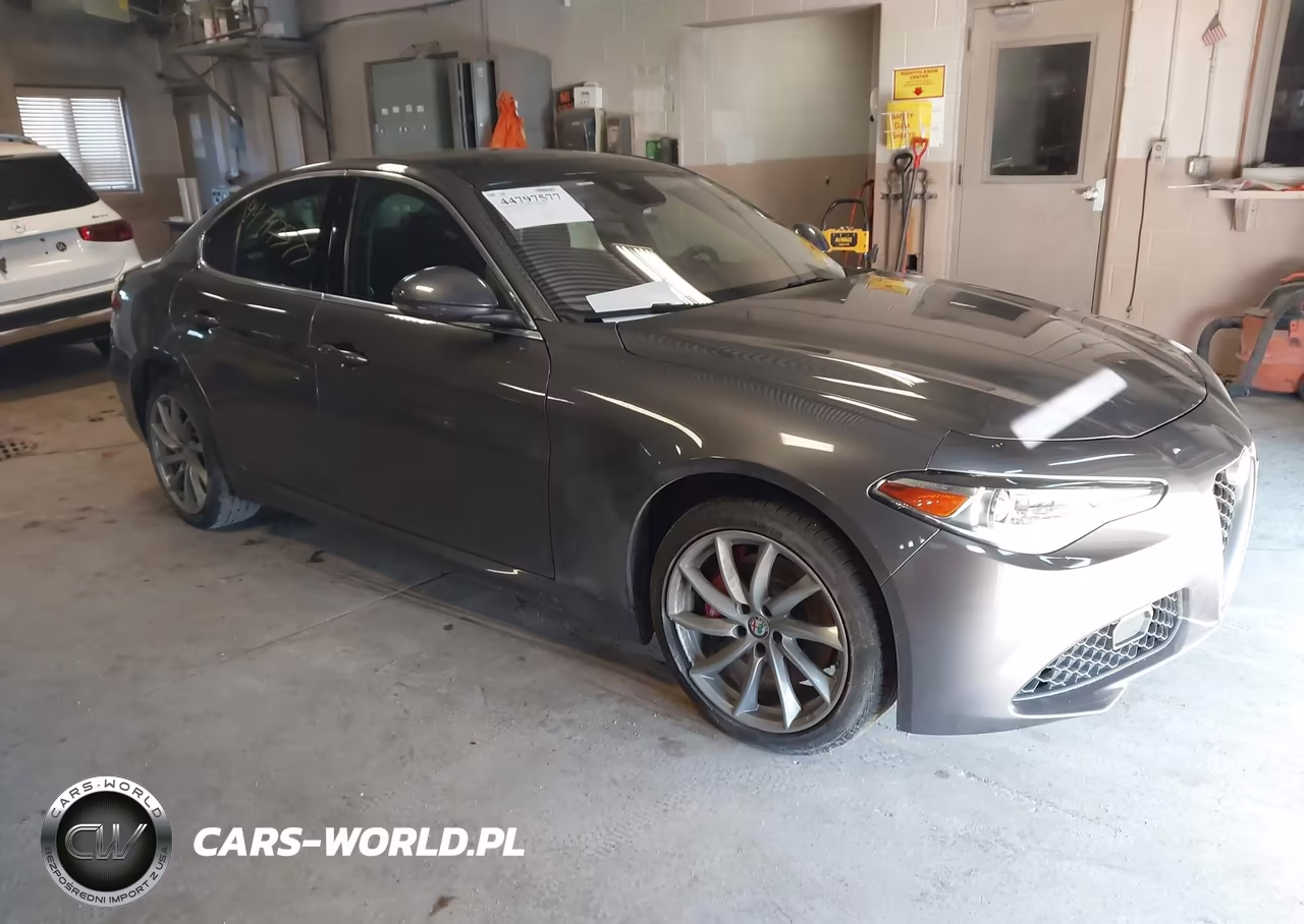 2017 Alfa Romeo Giulia Awd