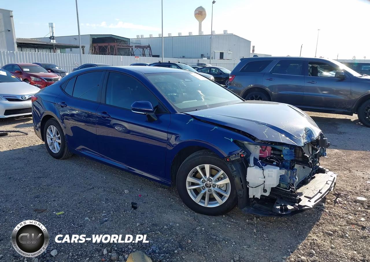 2025 Toyota Camry Le – zdjęcie 1 z 18