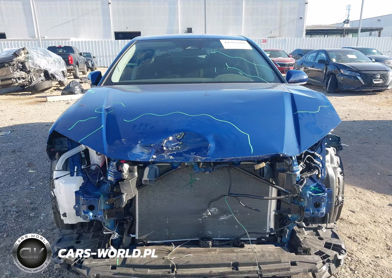 2025 Toyota Camry Le VIN:4T1DAACK6SU201832 - 13