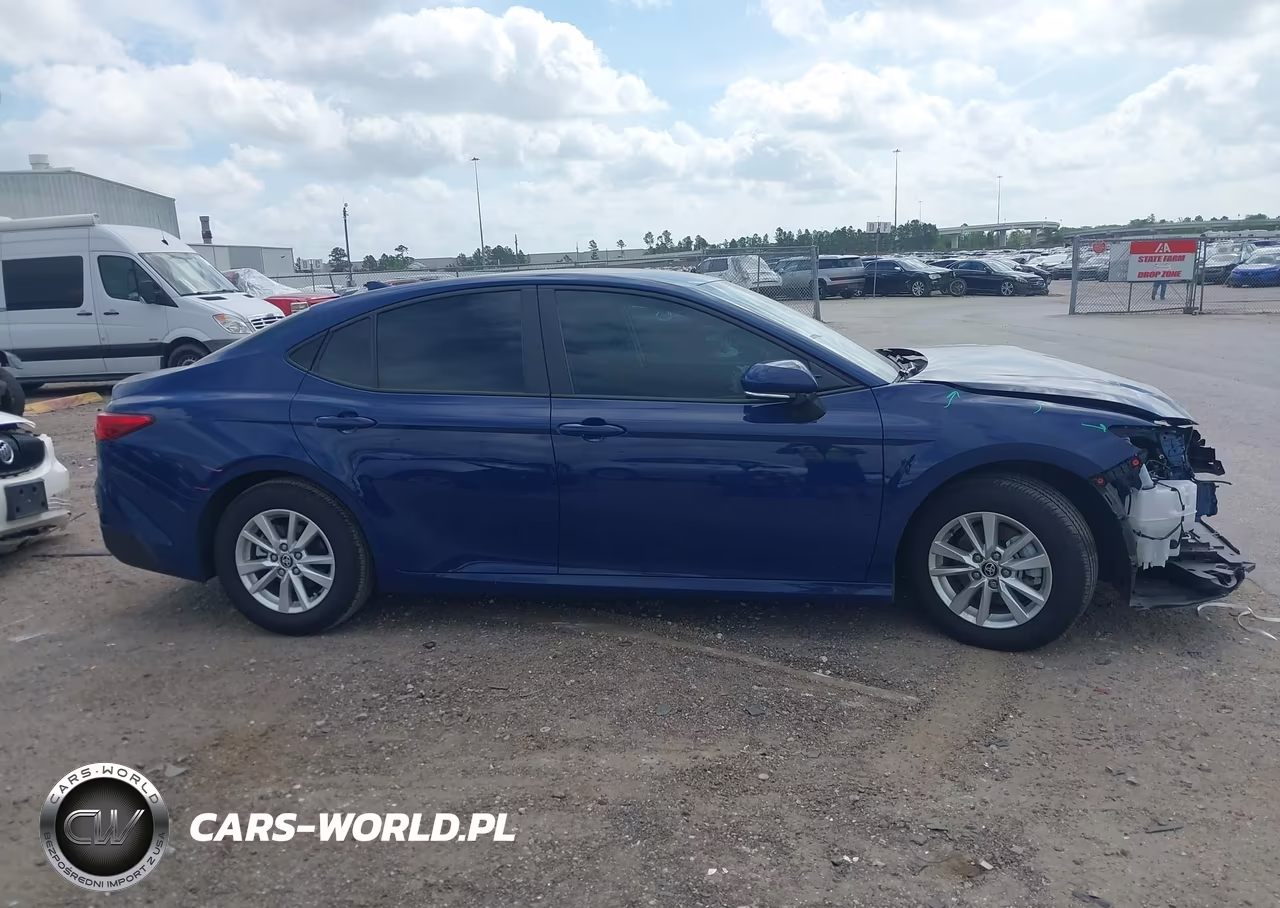 2025 Toyota Camry Le VIN:4T1DAACK6SU201832 - 14