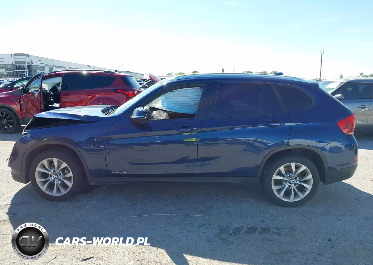 2014 BMW X1 xDrive28I VIN:WBAVL1C54EVY10054 - 14