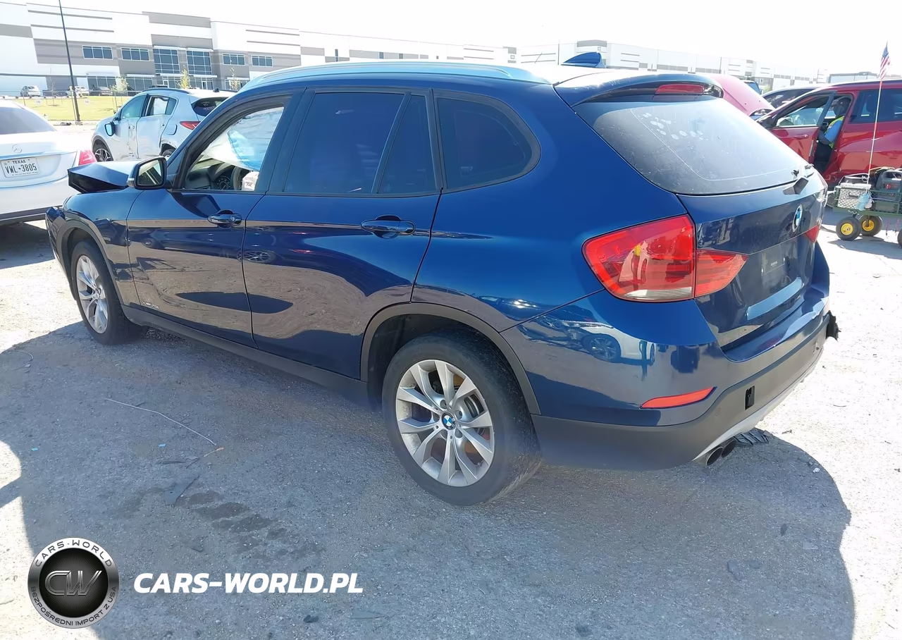 2014 BMW X1 xDrive28I VIN:WBAVL1C54EVY10054 - 3