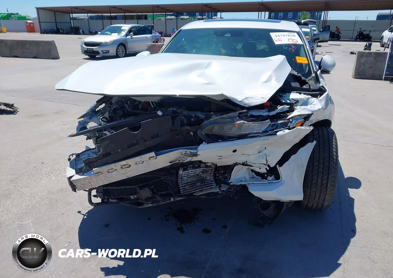 2022 Honda Accord Hybrid Touring VIN:1HGCV3F96NA007401 - 6
