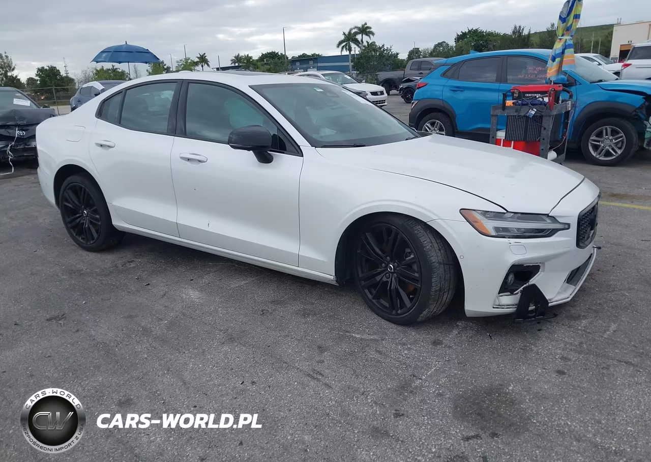 2024 Volvo S60 B5 Plus Black Edition