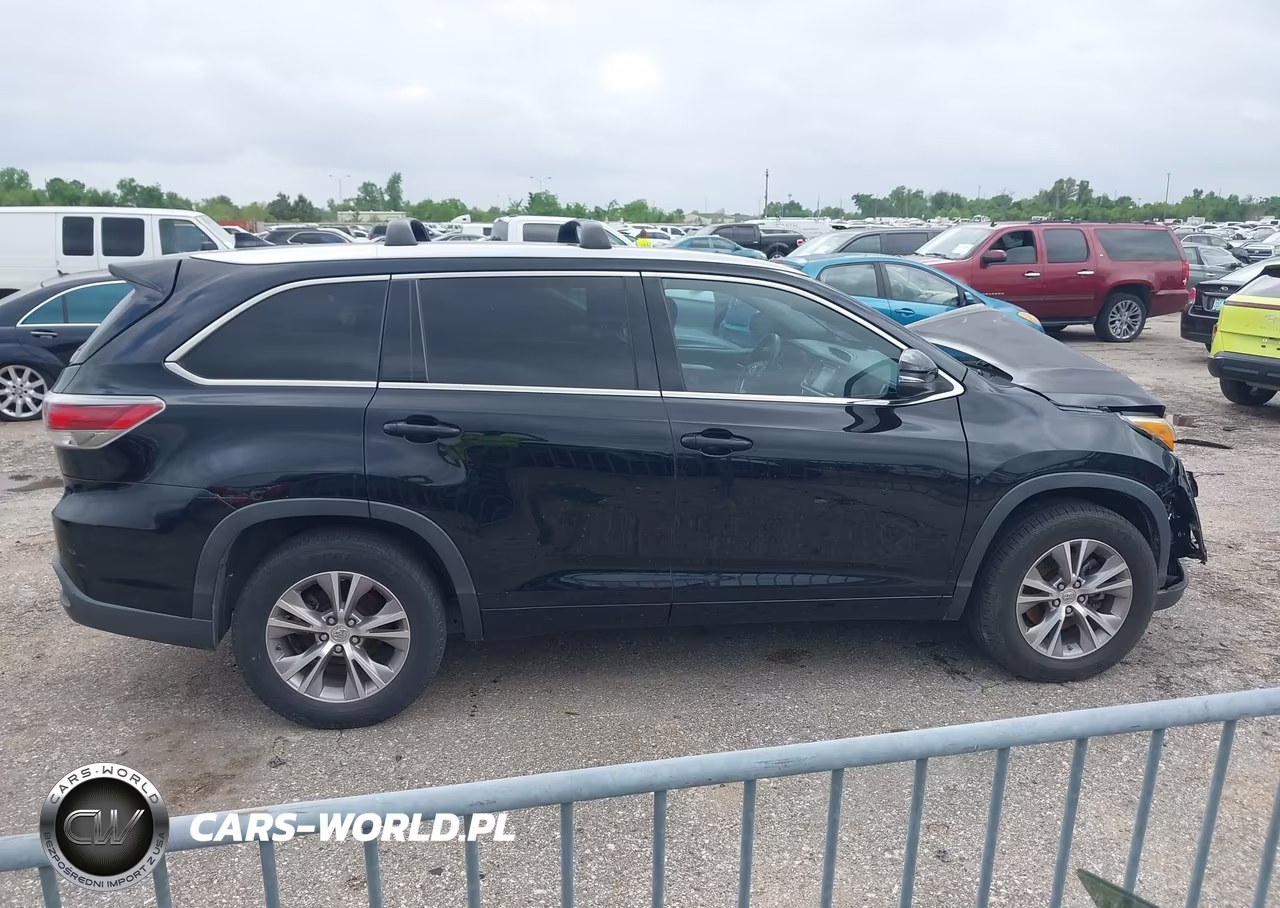 2015 Toyota Highlander Xle V6 VIN:5TDKKRFH5FS111573 - 13