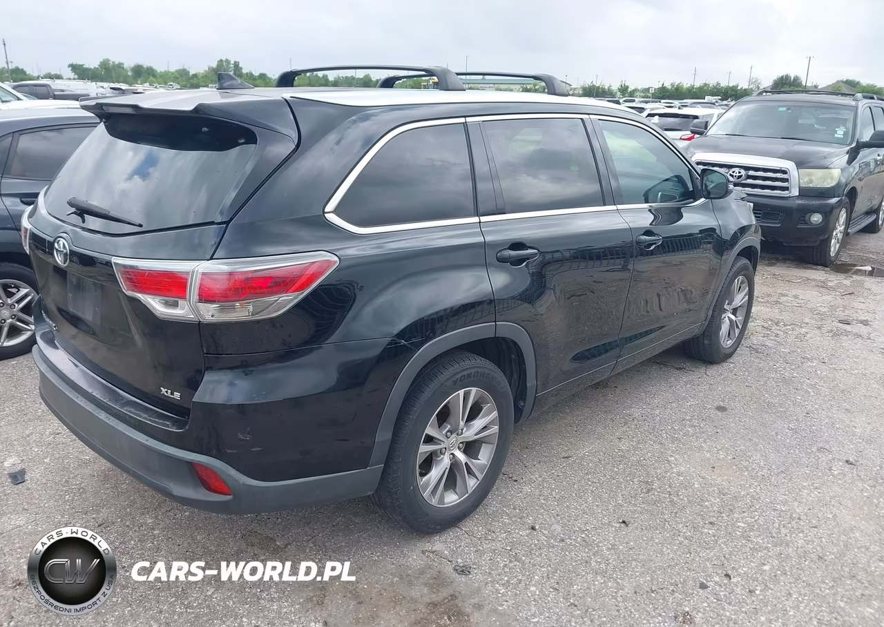 2015 Toyota Highlander Xle V6 VIN:5TDKKRFH5FS111573 - 4