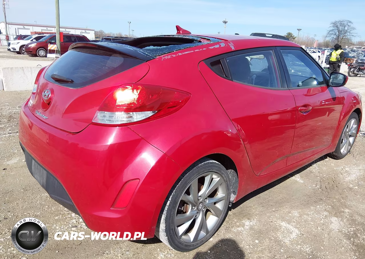 2016 Hyundai Veloster VIN:KMHTC6ADXGU275754 - 4