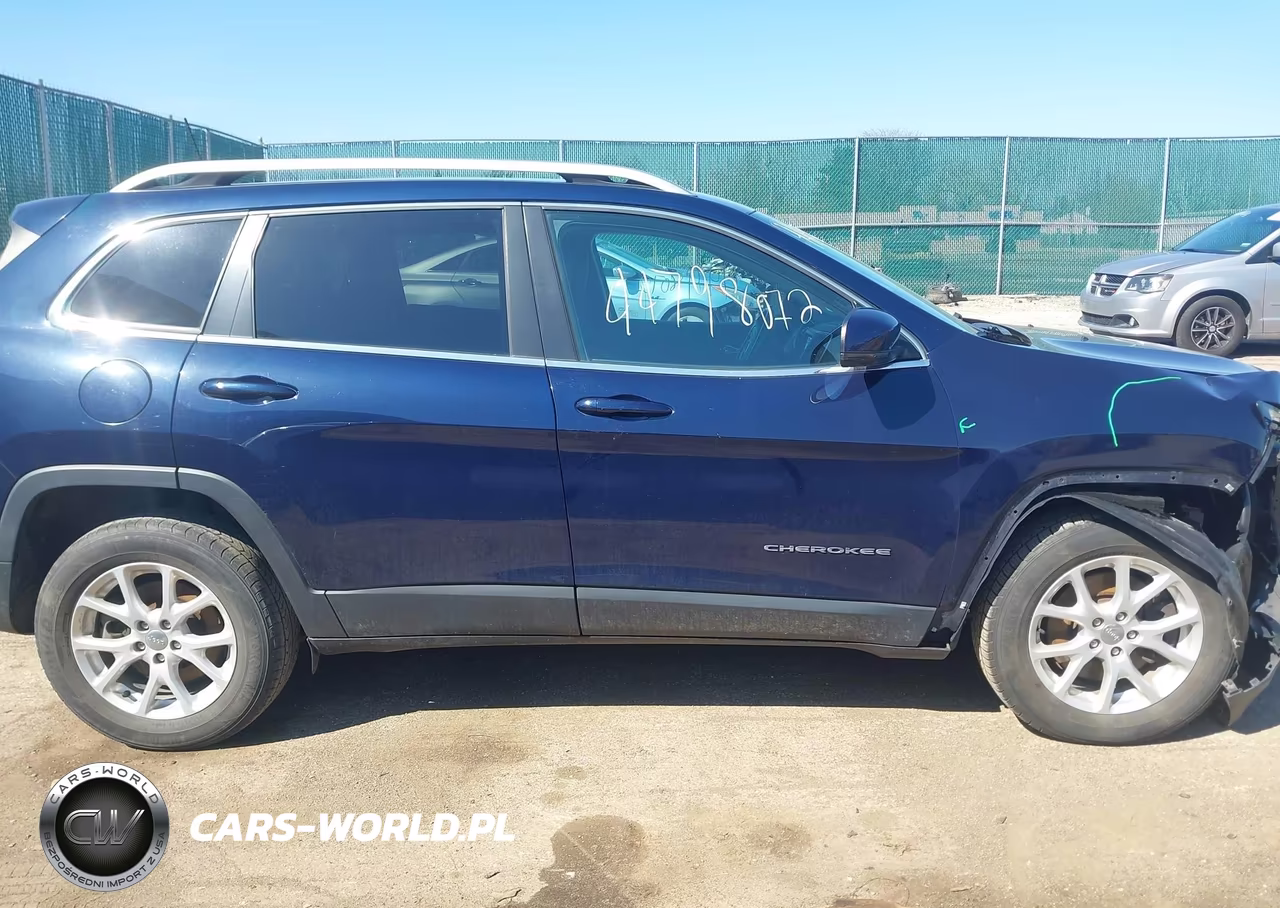 2016 Jeep Cherokee Latitude VIN:1C4PJMCS9GW268777 - 14