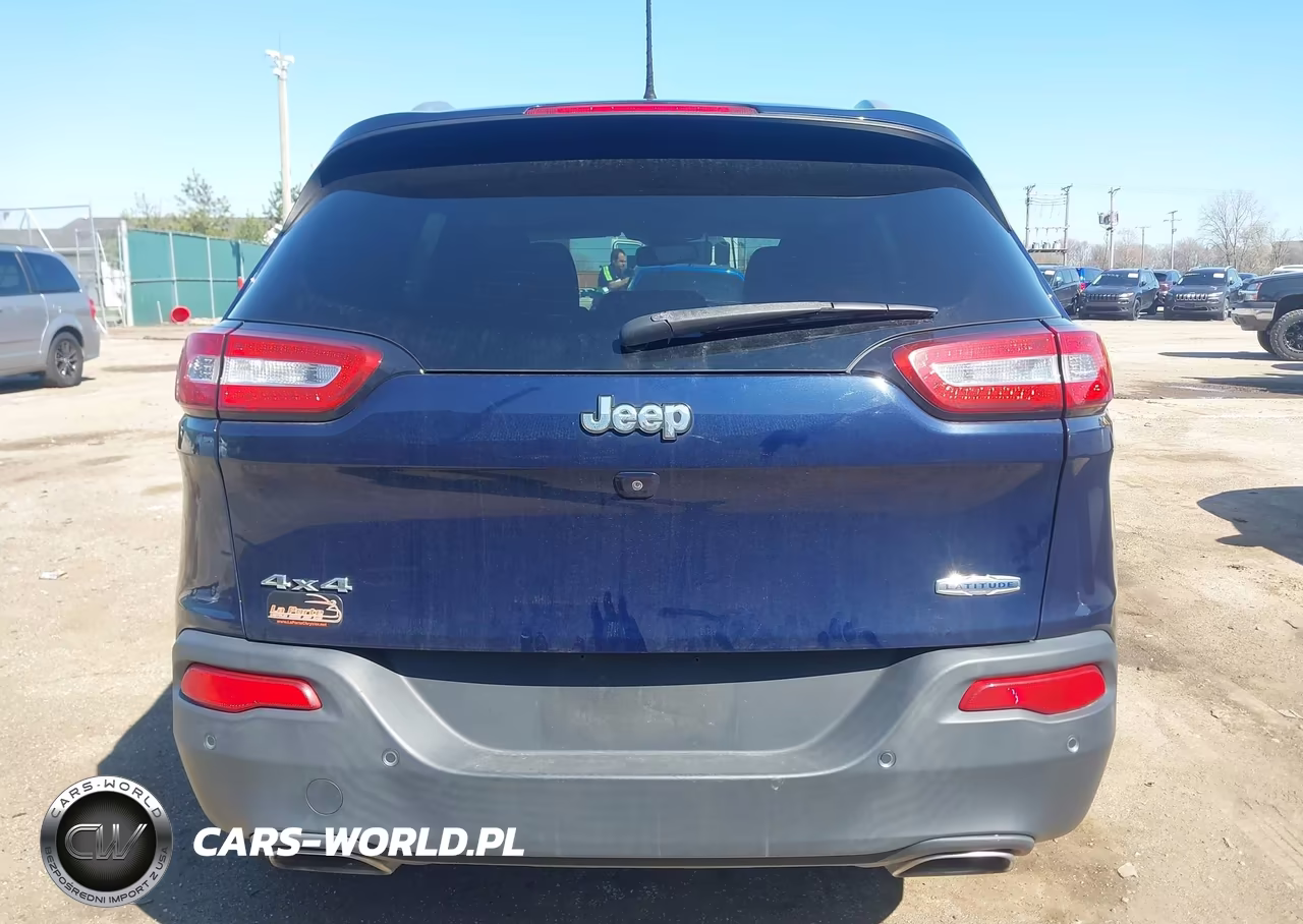 2016 Jeep Cherokee Latitude VIN:1C4PJMCS9GW268777 - 17