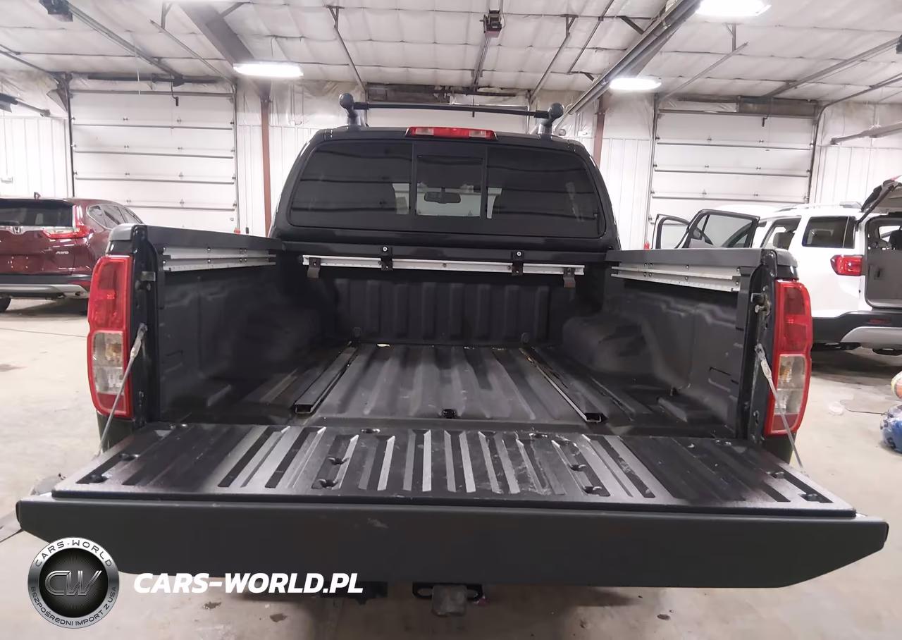 2015 Nissan Frontier Pro-4X VIN:1N6AD0EV9FN731452 - 18