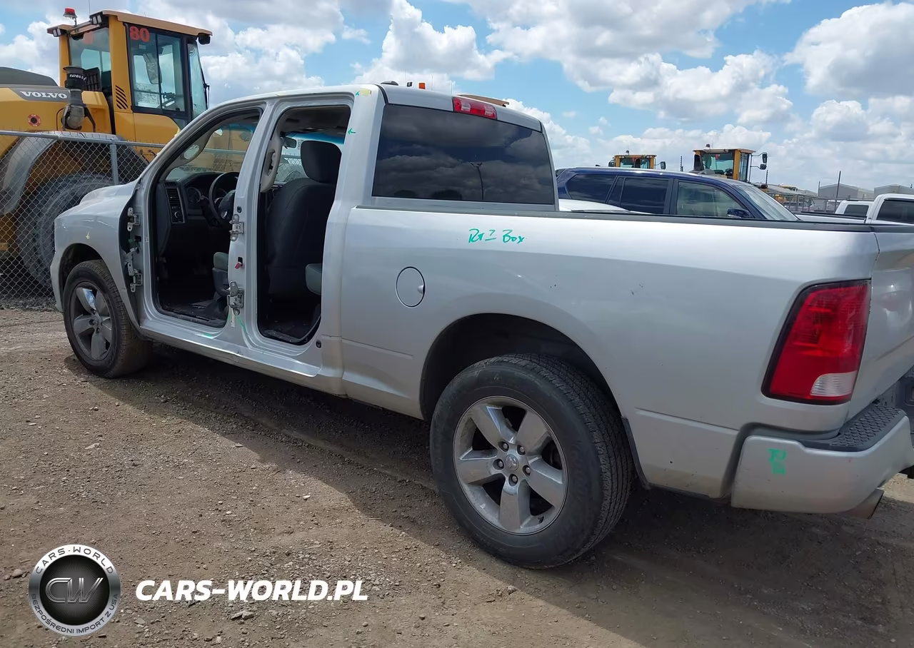 2017 Ram 1500 Express 4X2 6'4 Box VIN:1C6RR6FT7HS805566 - 3