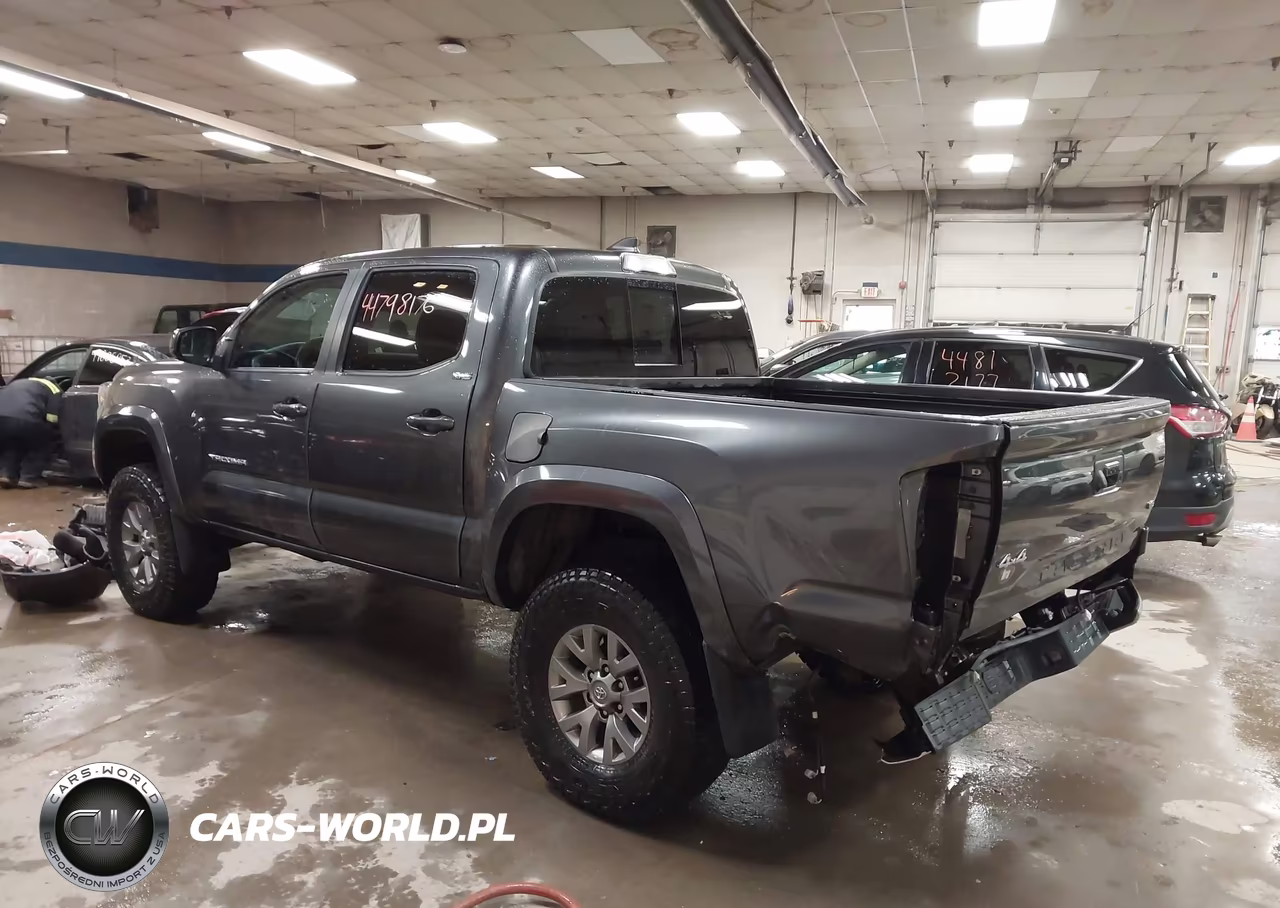 2018 Toyota Tacoma Sr5 V6 VIN:3TMCZ5AN8JM180367 - 3