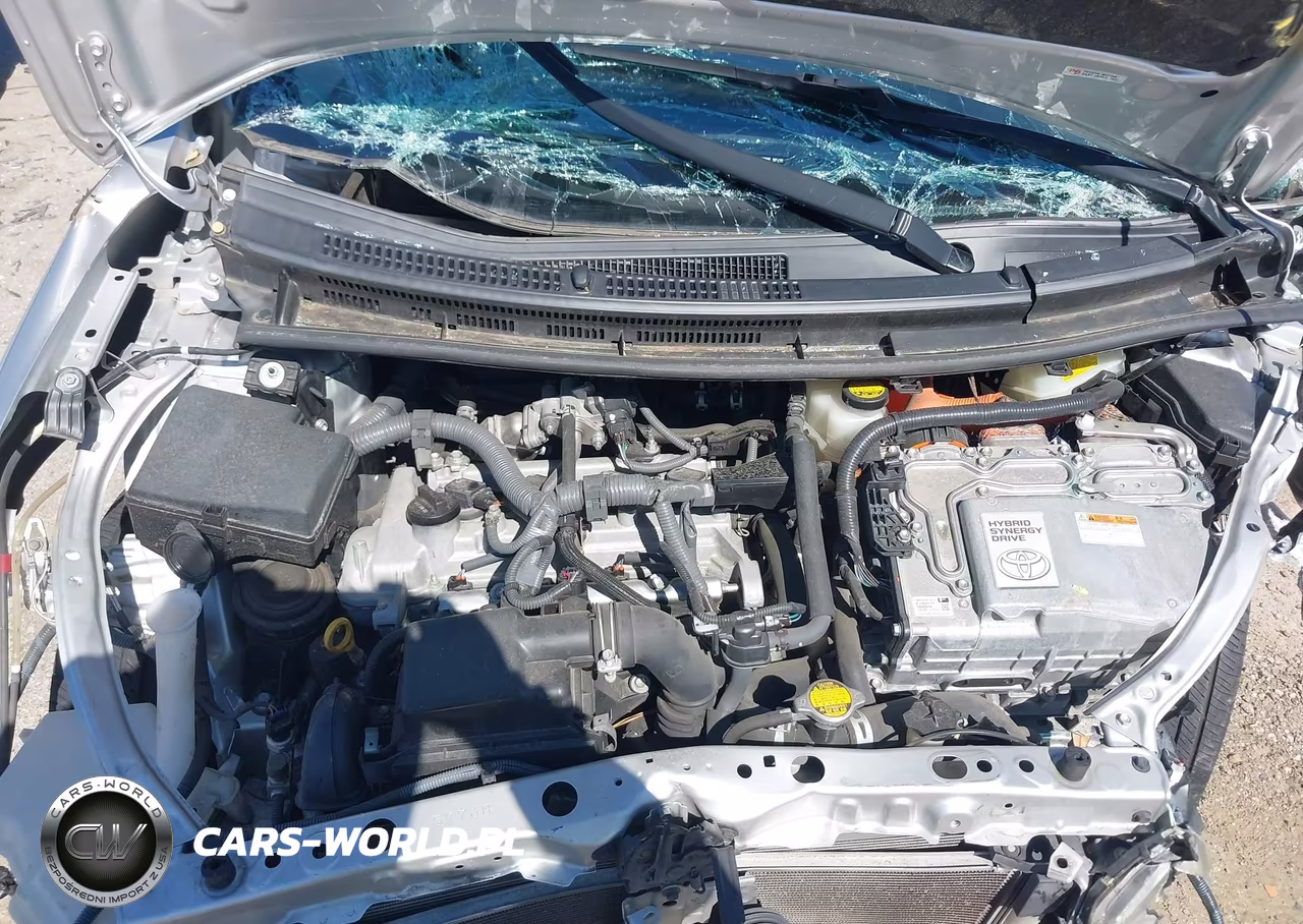 2013 Toyota Prius C Three VIN:JTDKDTB33D1529593 - 10