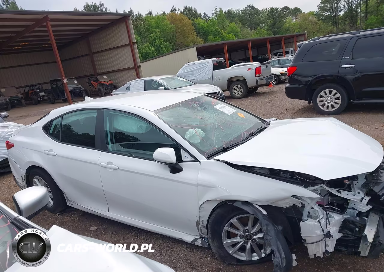 2025 Toyota Camry Le VIN:4T1DAACK7SU594336 - 13