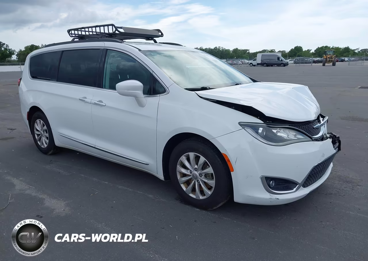2017 Chrysler Pacifica Touring-L