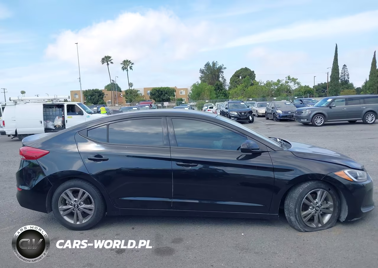 2018 Hyundai Elantra Sel VIN:5NPD84LF2JH328221 - 13