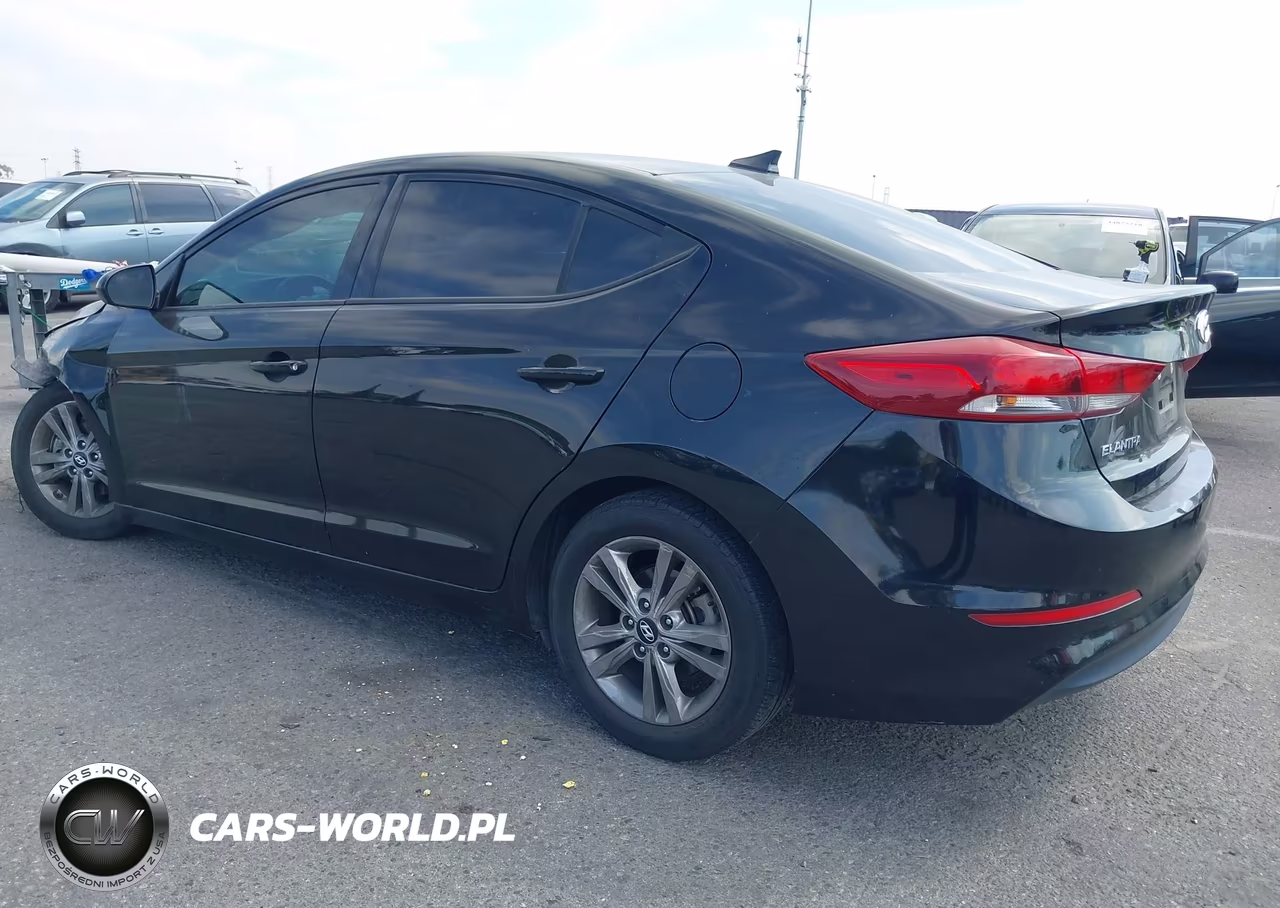 2018 Hyundai Elantra Sel VIN:5NPD84LF2JH328221 - 3