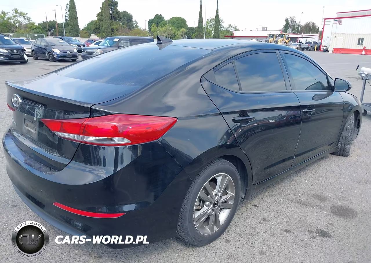 2018 Hyundai Elantra Sel VIN:5NPD84LF2JH328221 - 4
