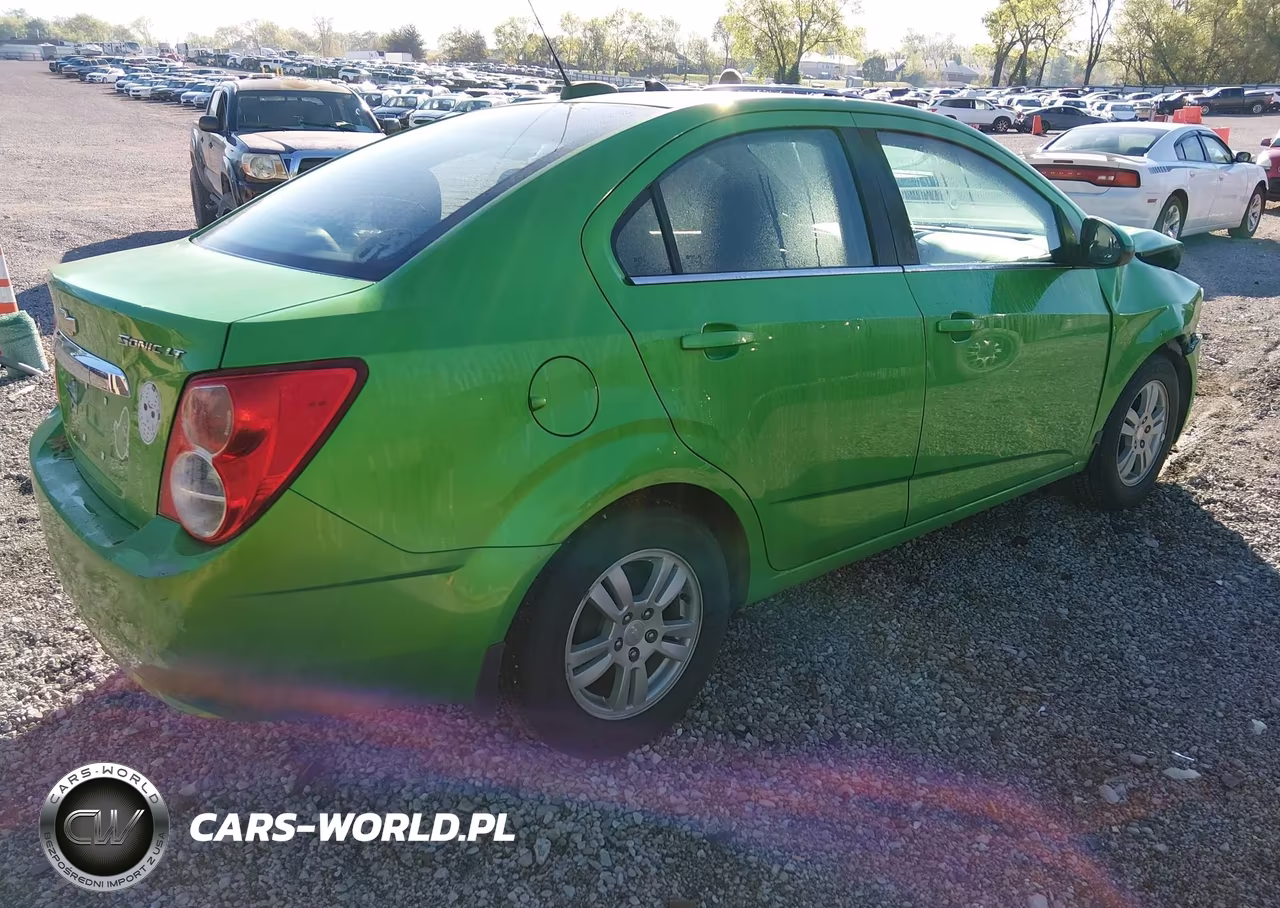 2015 Chevrolet Sonic Lt Auto VIN:1G1JC5SH2F4165053 - 4
