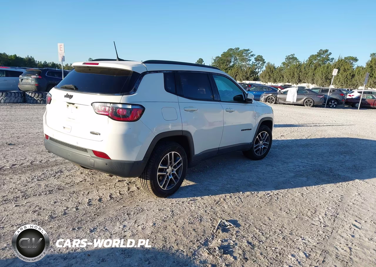 2018 Jeep Compass Latitude Fwd VIN:3C4NJCBB1JT228841 - 4
