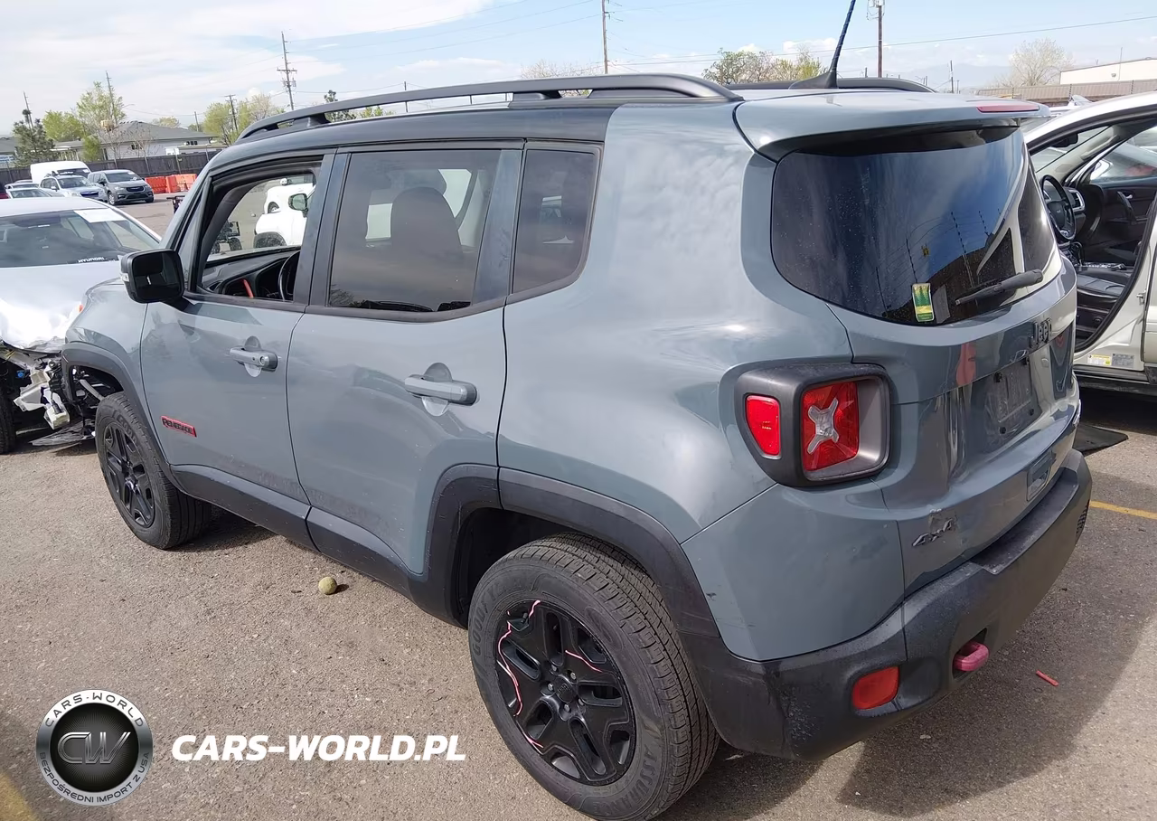 2018 Jeep Renegade Trailhawk 4X4 VIN:ZACCJBCB1JPG86385 - 3