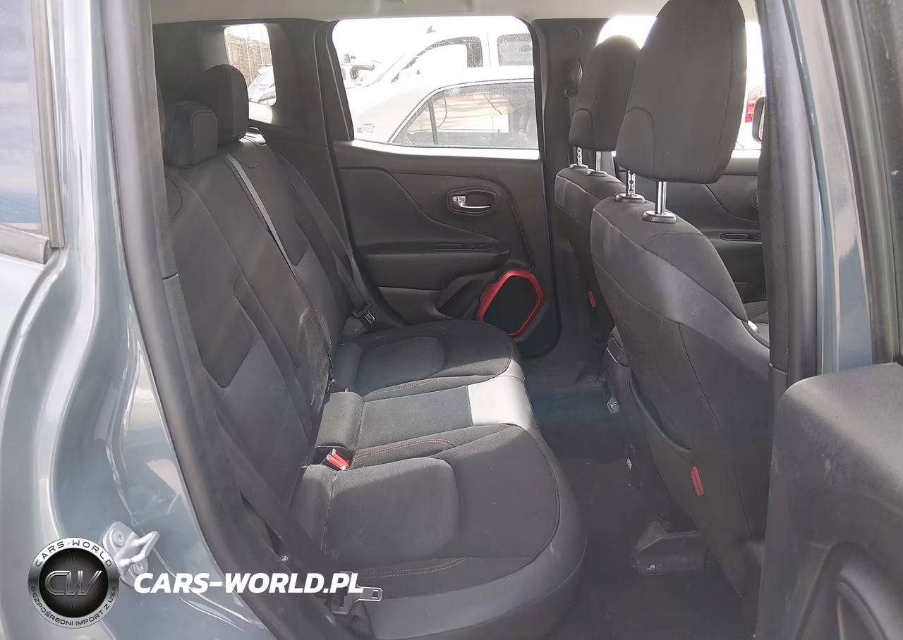 2018 Jeep Renegade Trailhawk 4X4 VIN:ZACCJBCB1JPG86385 - 8