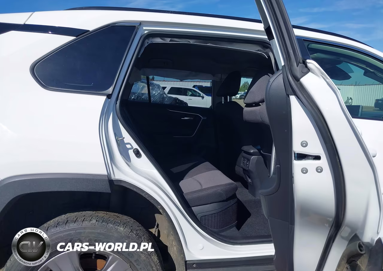 2025 Toyota Rav4 Hybrid Xle VIN:JTMRWRFV5SD304675 - 8