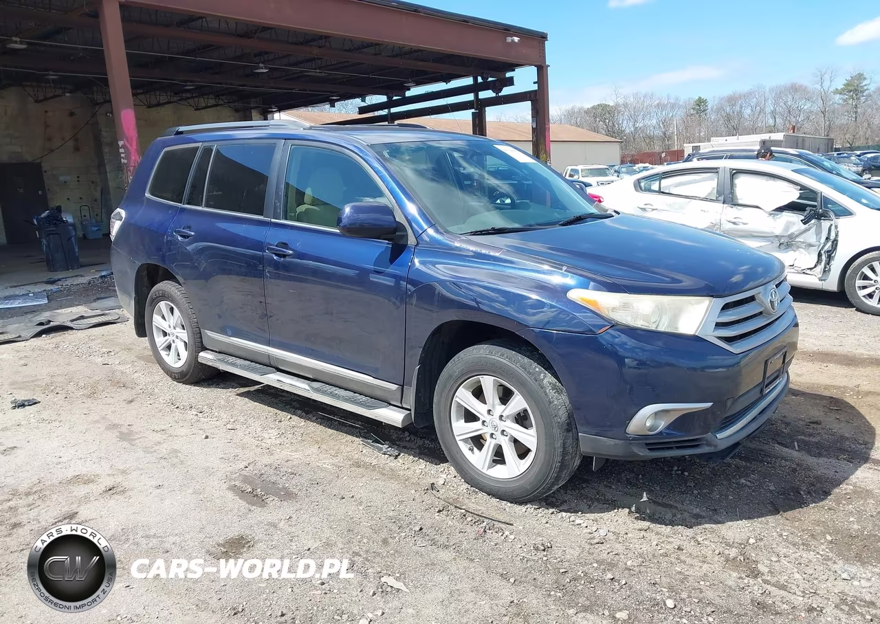 2013 Toyota Highlander Base Plus V6 – zdjęcie 1 z 16