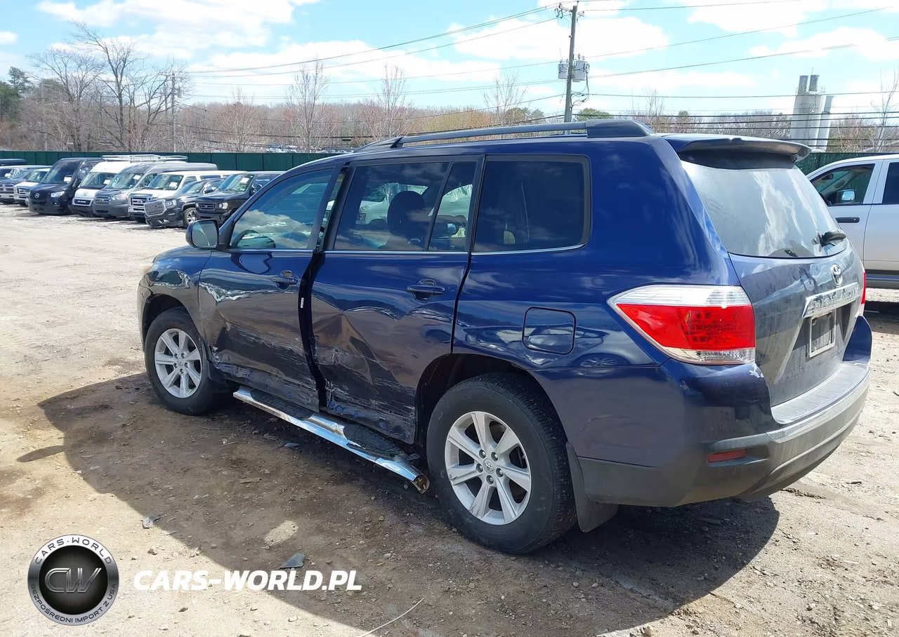 2013 Toyota Highlander Base Plus V6 VIN:5TDBK3EH3DS211408 - 3