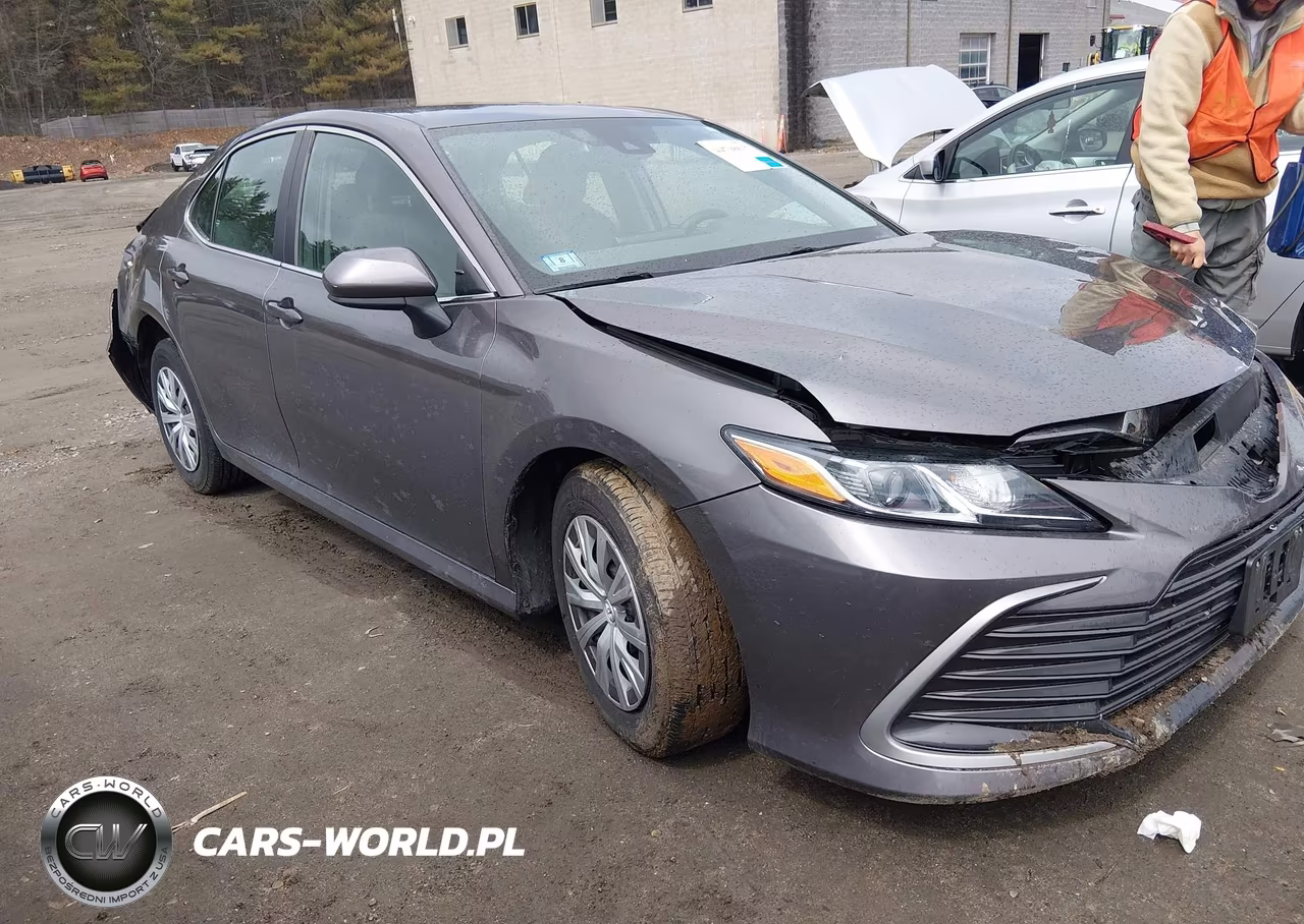 2022 Toyota Camry Le Hybrid