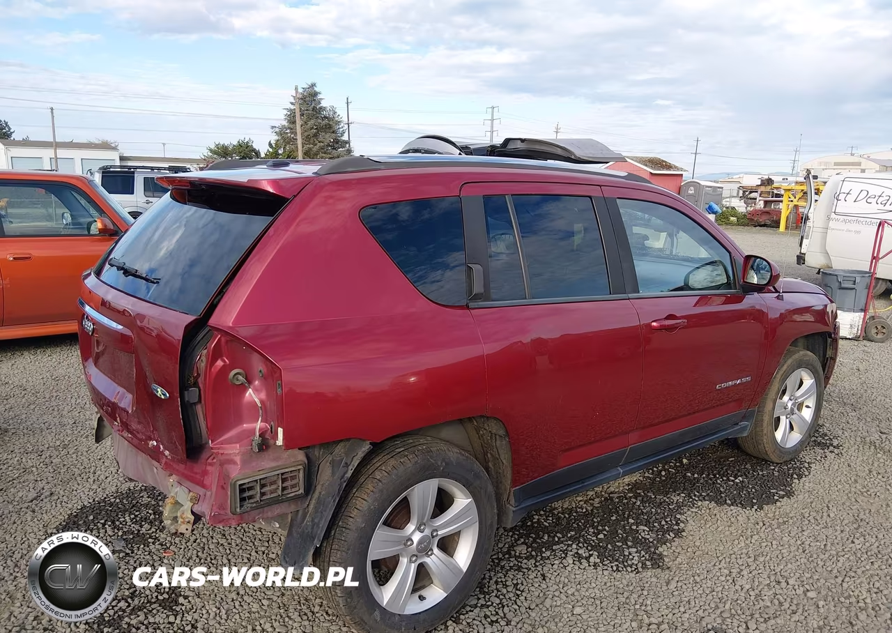 2015 Jeep Compass High Altitude Edition VIN:1C4NJCEA9FD367387 - 4