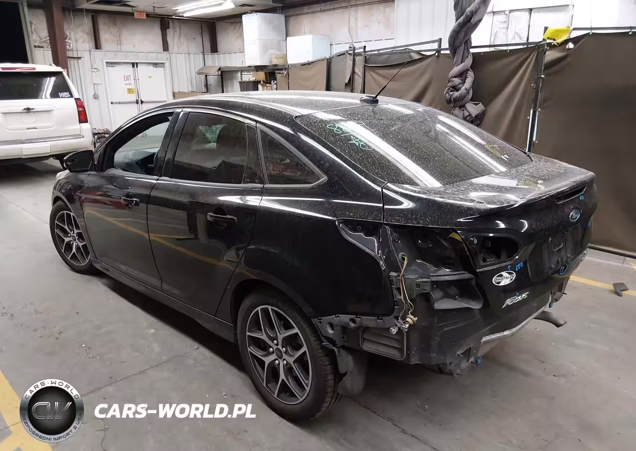 2016 Ford Focus Se VIN:1FADP3F24GL395774 - 3
