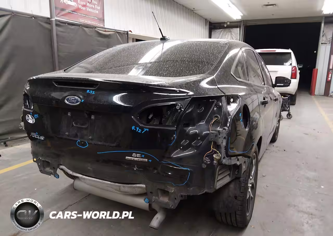2016 Ford Focus Se VIN:1FADP3F24GL395774 - 6