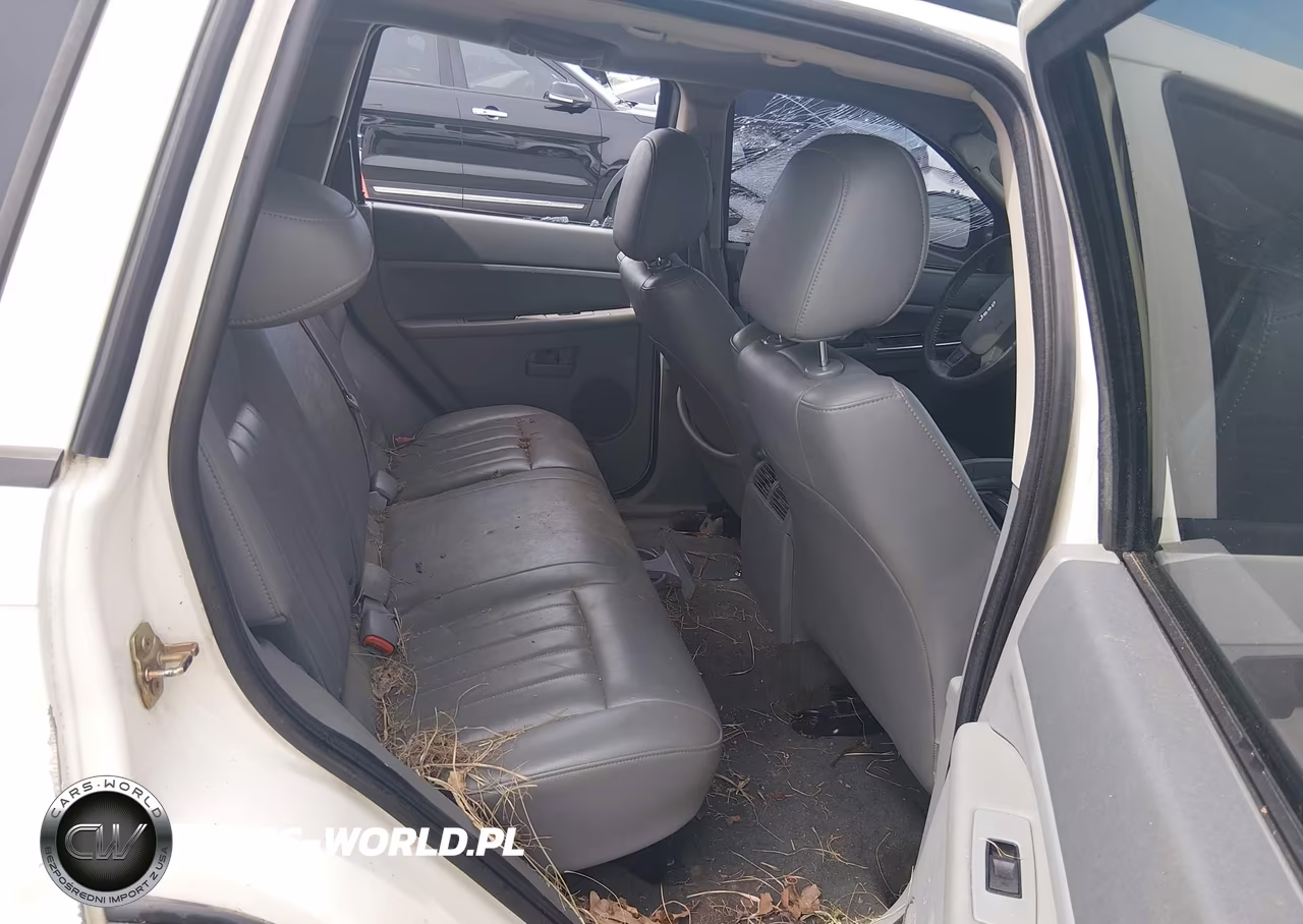 2005 Jeep Grand Cherokee Laredo VIN:1J4HR48N95C599089 - 8