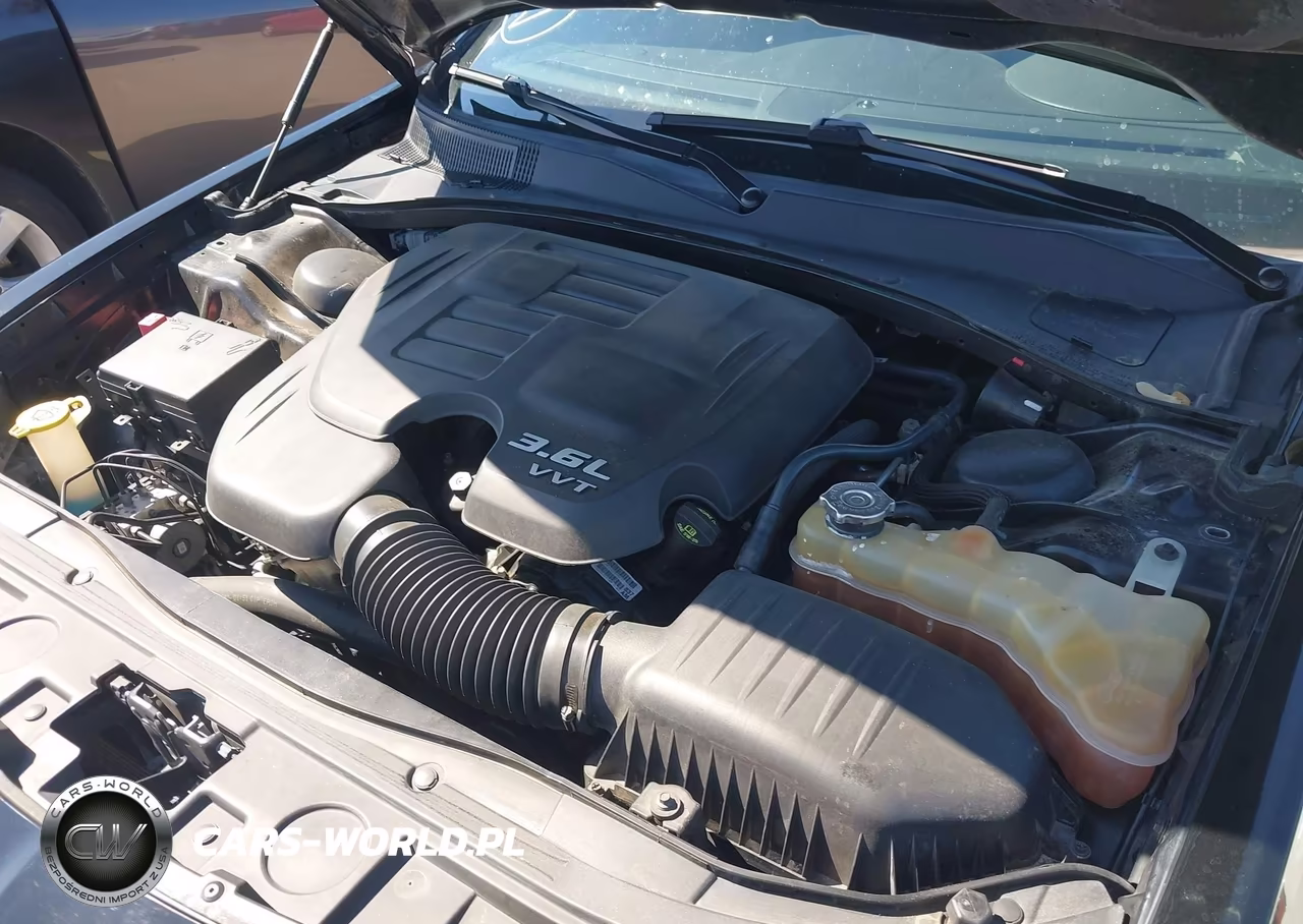 2019 Chrysler 300 300S VIN:2C3CCABG5KH660722 - 10