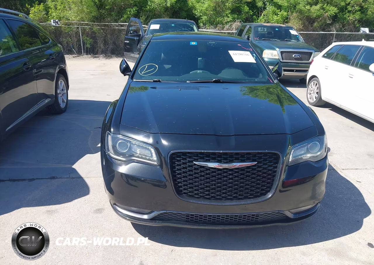 2019 Chrysler 300 300S VIN:2C3CCABG5KH660722 - 12