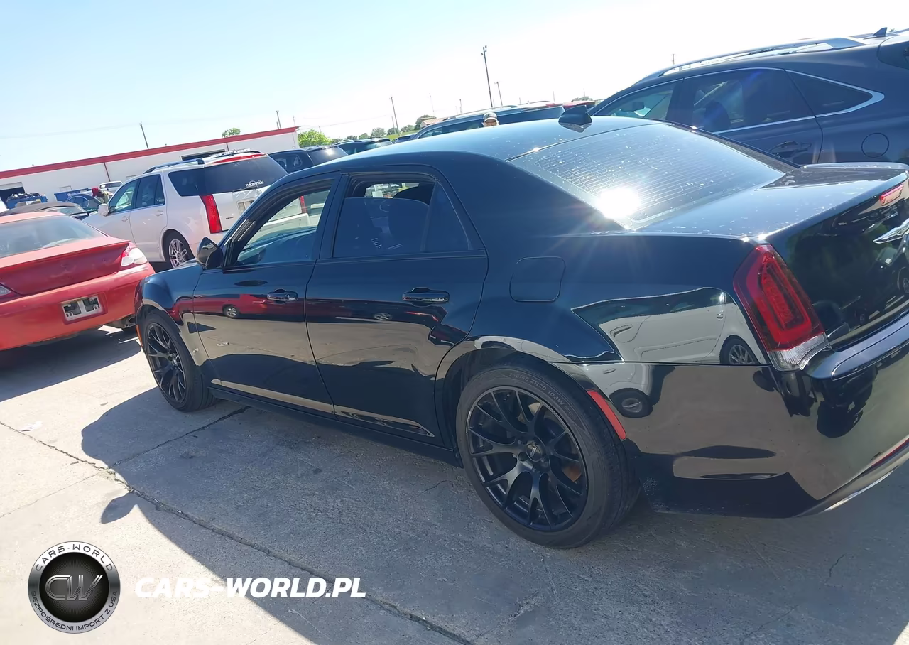 2019 Chrysler 300 300S VIN:2C3CCABG5KH660722 - 14