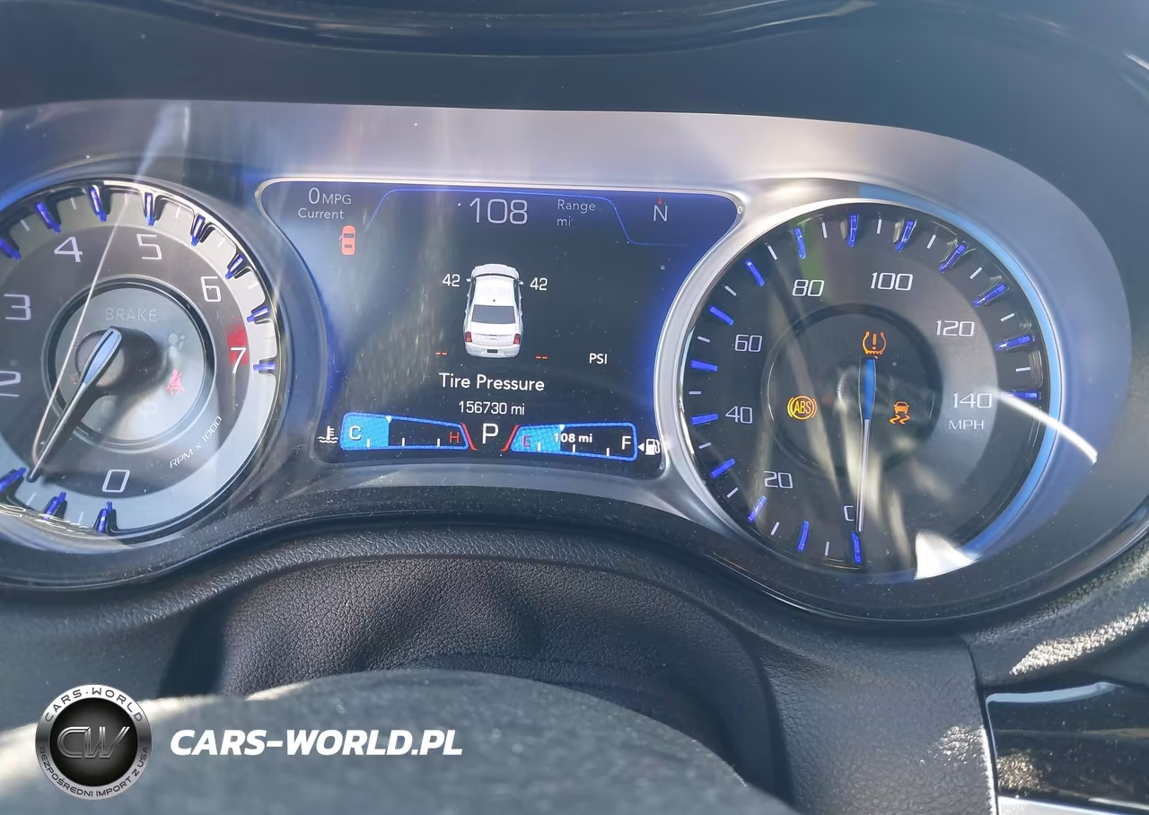 2019 Chrysler 300 300S VIN:2C3CCABG5KH660722 - 7