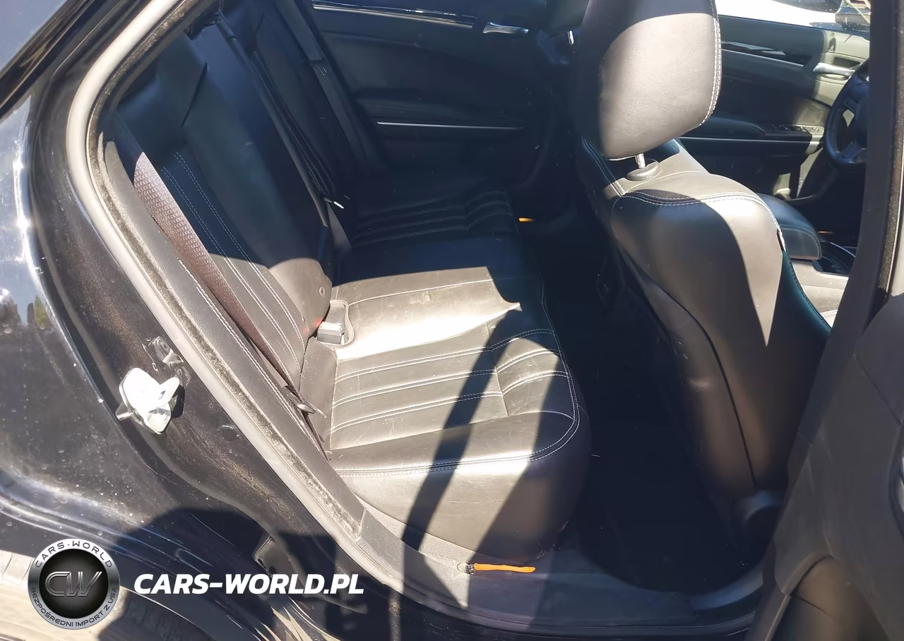 2019 Chrysler 300 300S VIN:2C3CCABG5KH660722 - 8