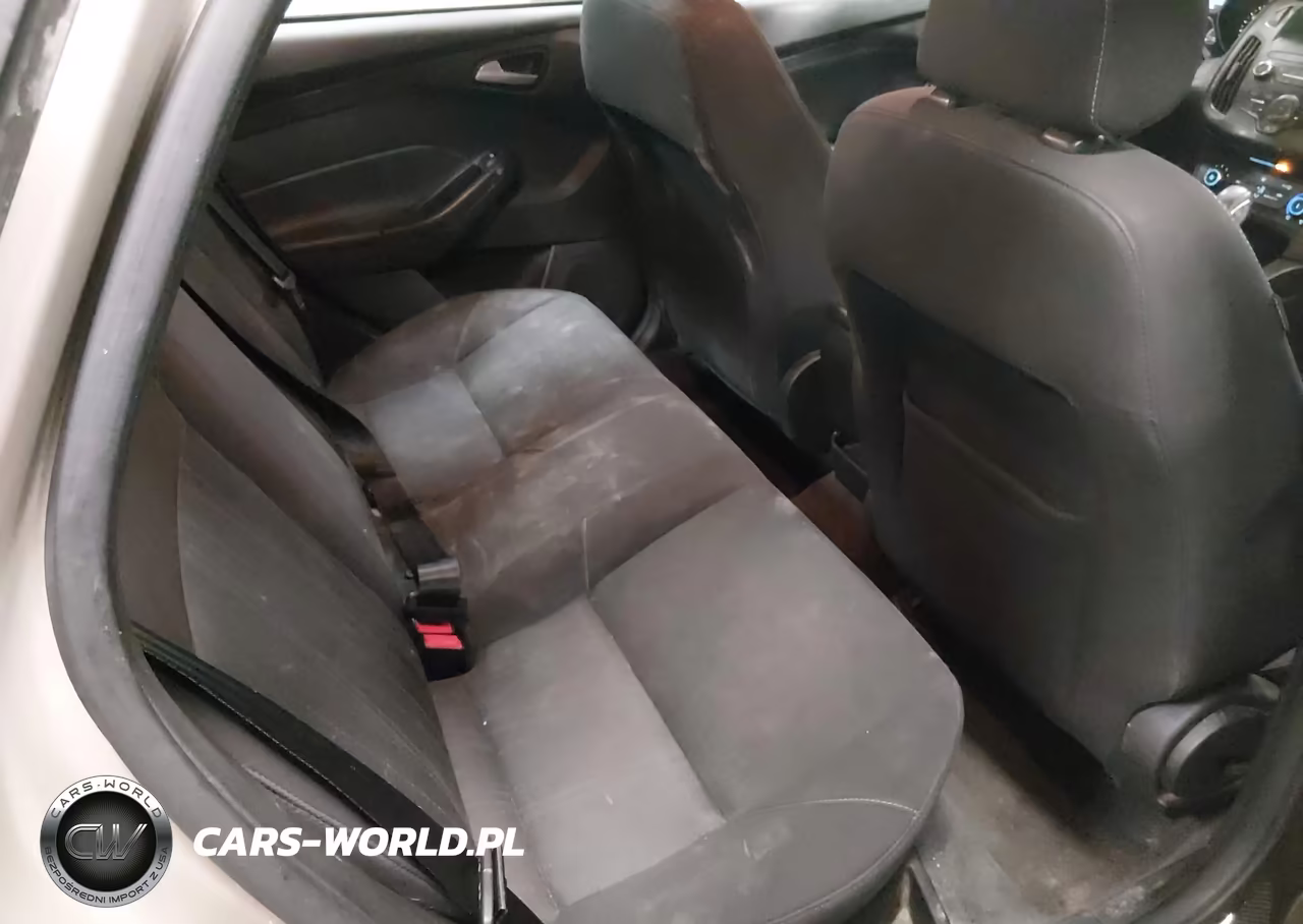 2018 Ford Focus Se VIN:1FADP3F26JL231515 - 8
