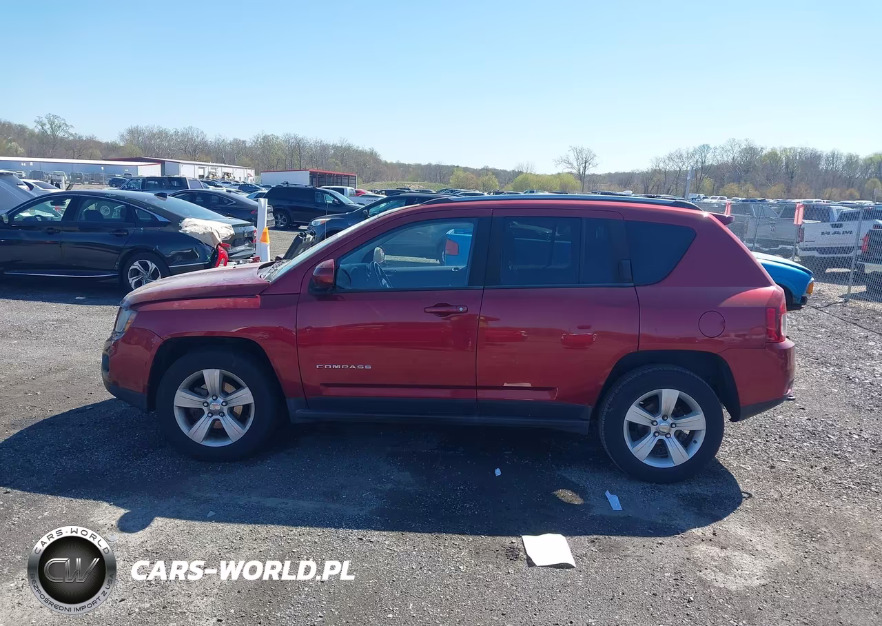2014 Jeep Compass Latitude VIN:1C4NJDEB0ED846990 - 14