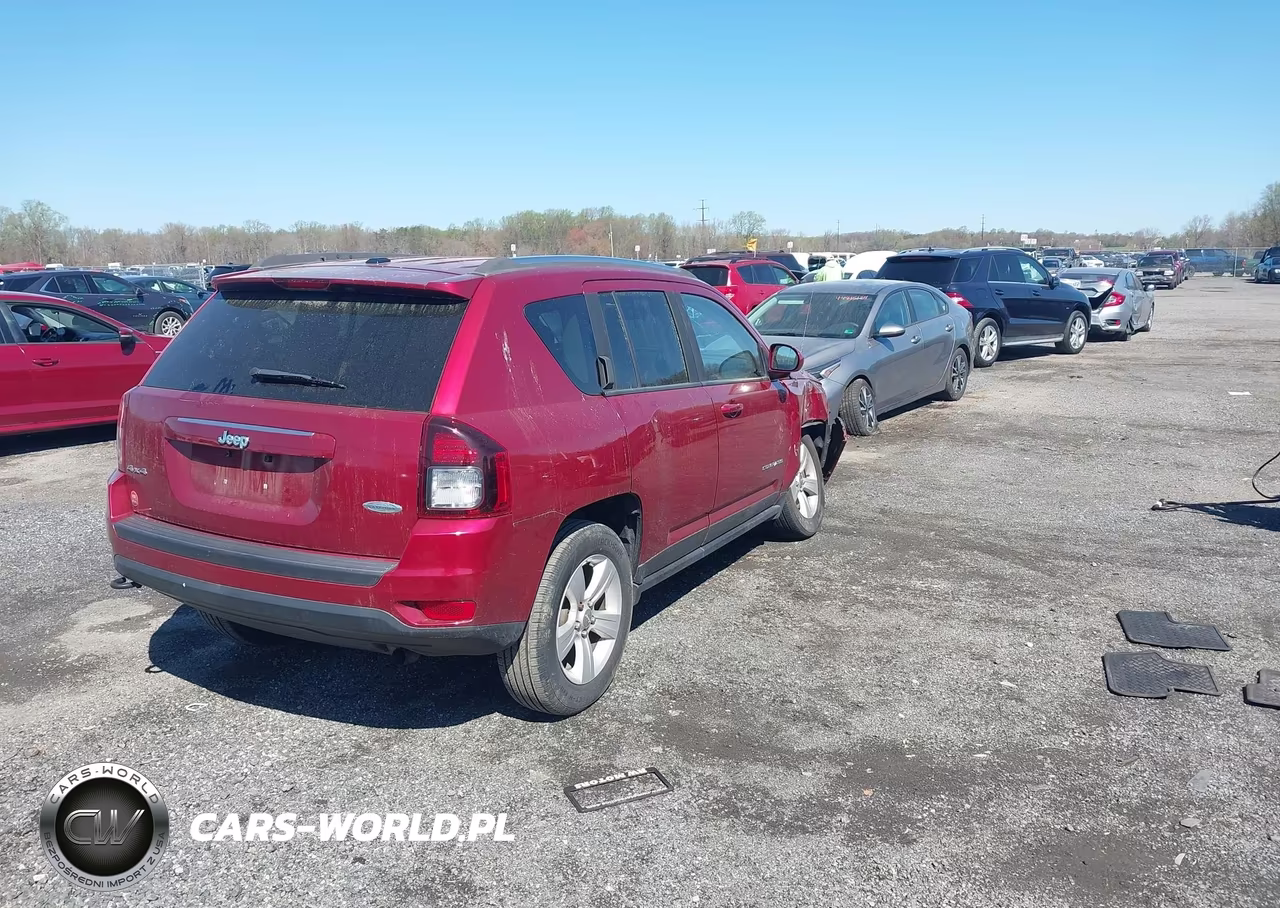 2014 Jeep Compass Latitude VIN:1C4NJDEB0ED846990 - 4