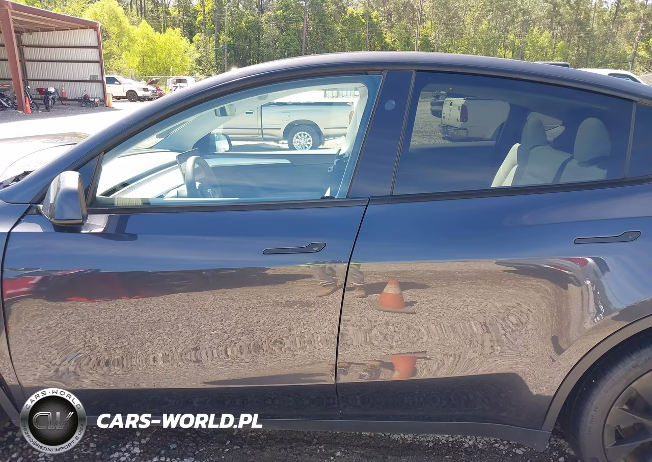 2024 Tesla Model Y Long Range Dual Motor All-Wheel Drive VIN:7SAYGDEE7RA252823 - 15
