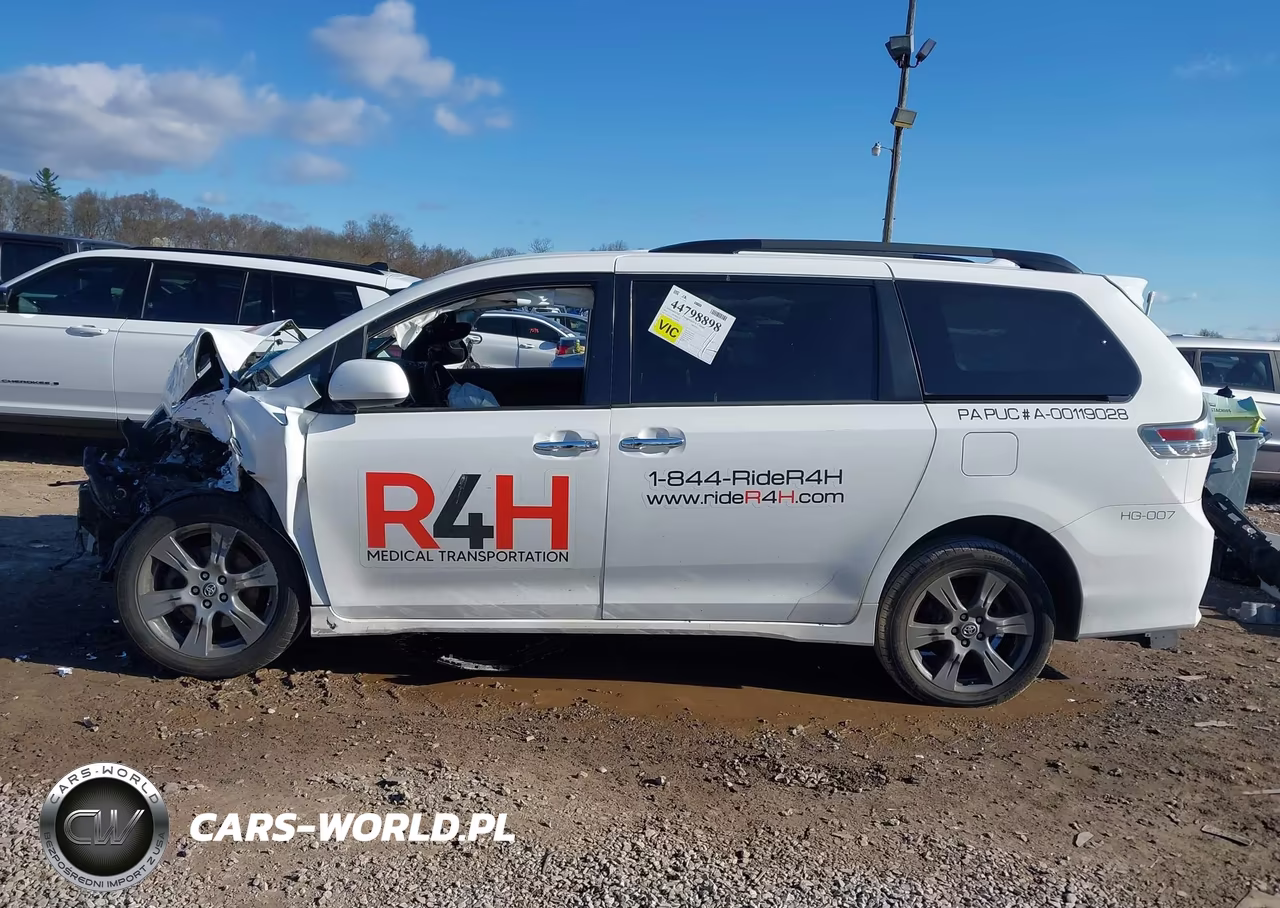 2019 Toyota Sienna Se 8 Passenger VIN:5TDXZ3DC7KS984855 - 14