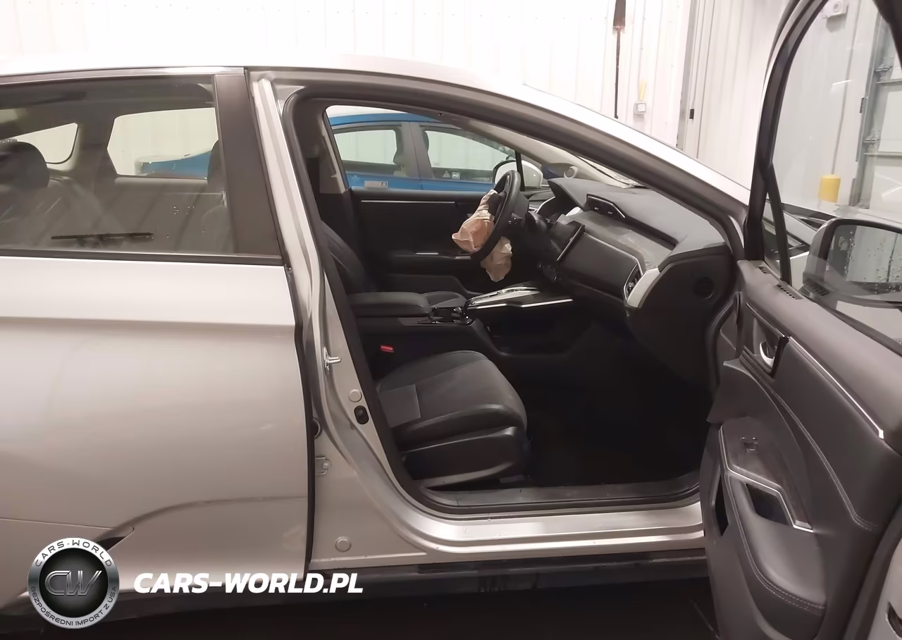 2018 Honda Clarity Plug-In Hybrid VIN:JHMZC5F16JC014320 - 5