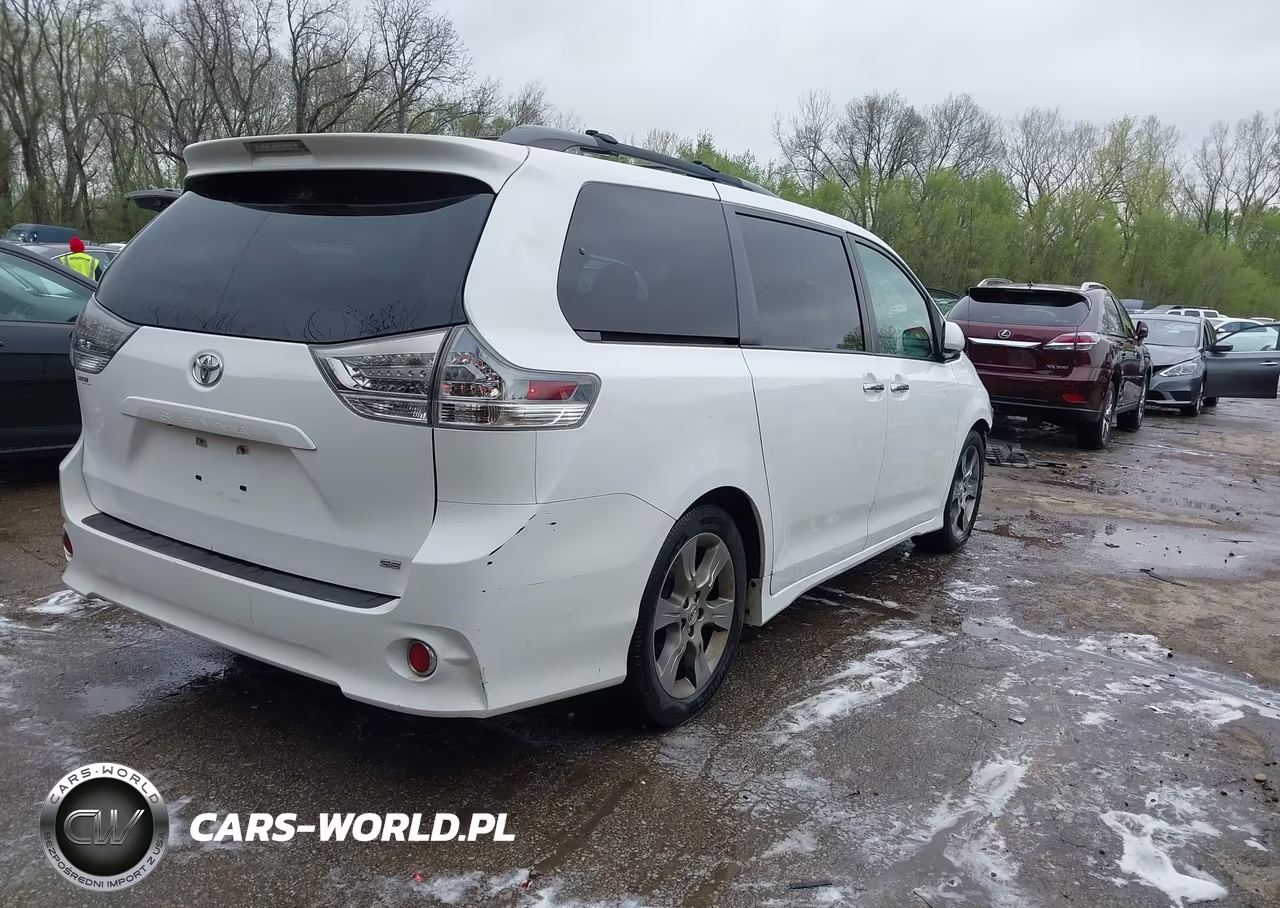 2013 Toyota Sienna Se 8 Passenger VIN:5TDXK3DC6DS393634 - 4